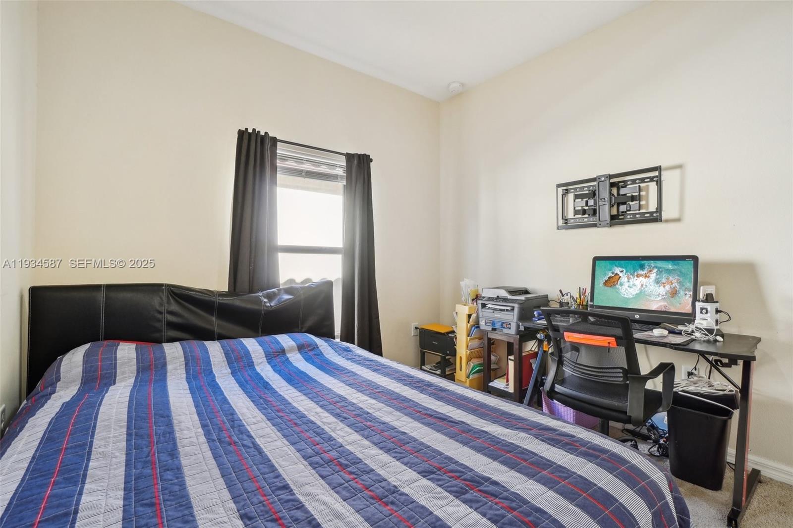 VILLA SORRENTO PB 133 PGS - Residential