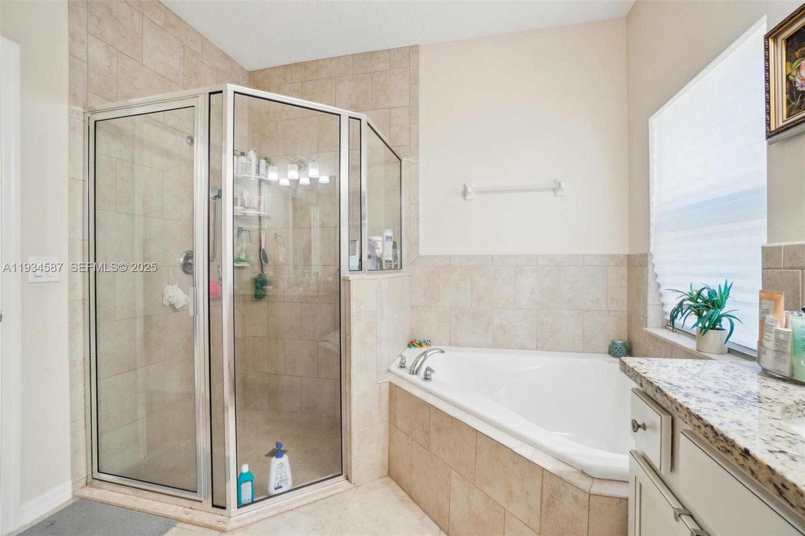 VILLA SORRENTO PB 133 PGS - Residential