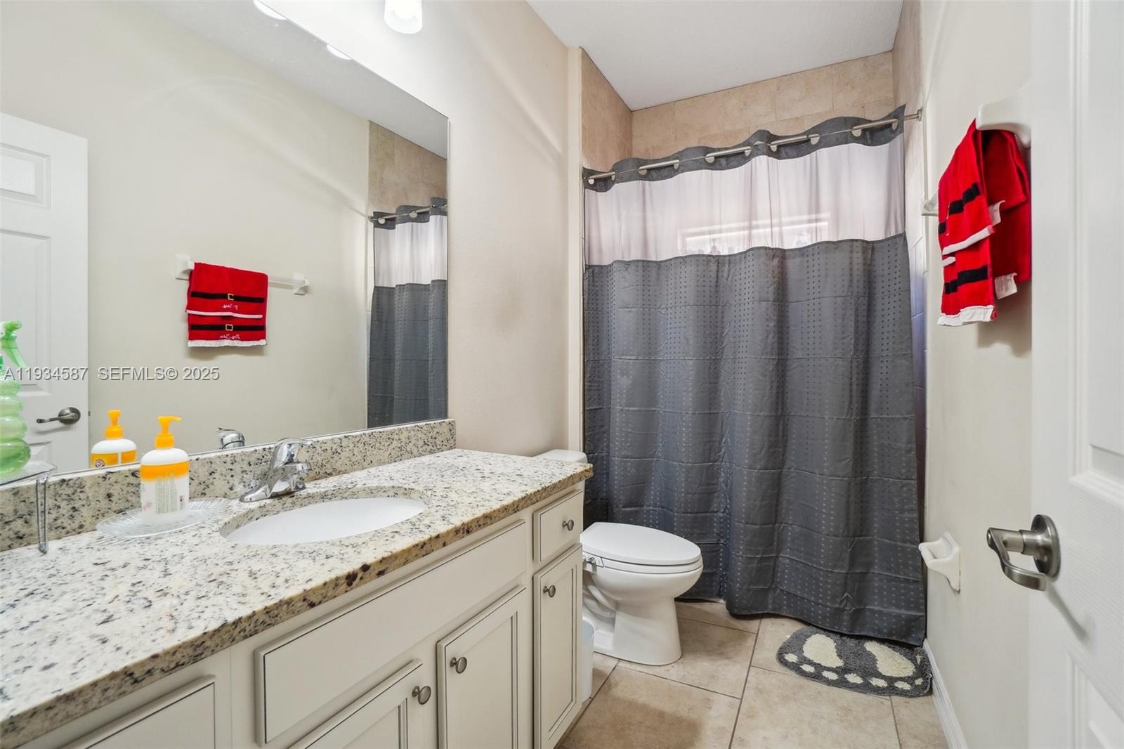 VILLA SORRENTO PB 133 PGS - Residential