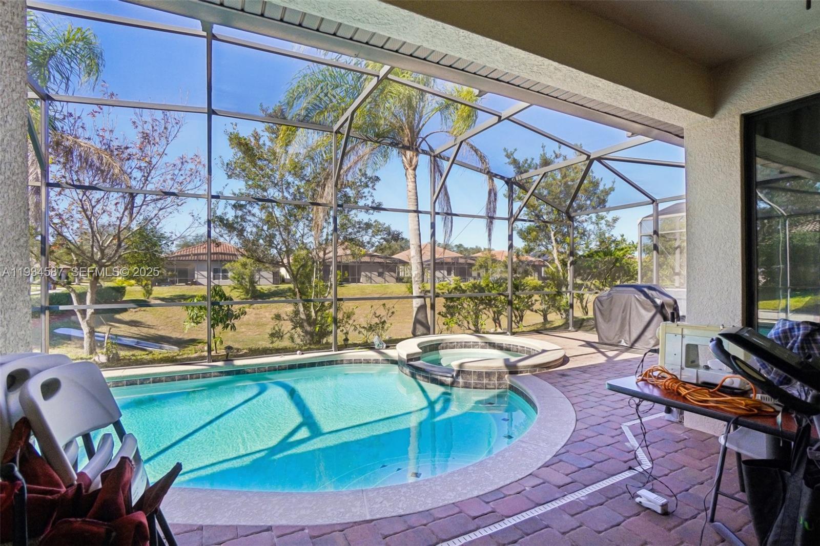 VILLA SORRENTO PB 133 PGS - Residential