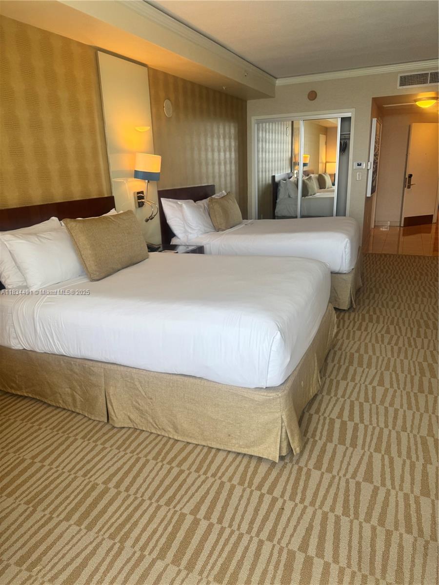 TRUMP INTERNATIONAL SONES - Residential