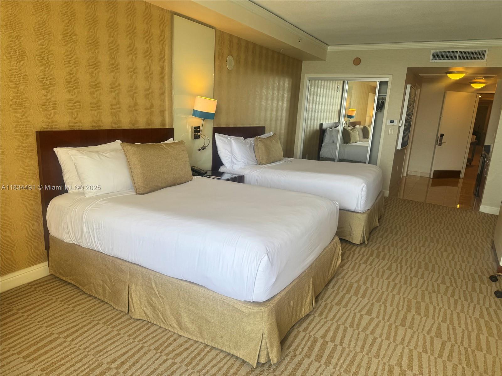 TRUMP INTERNATIONAL SONES - Residential