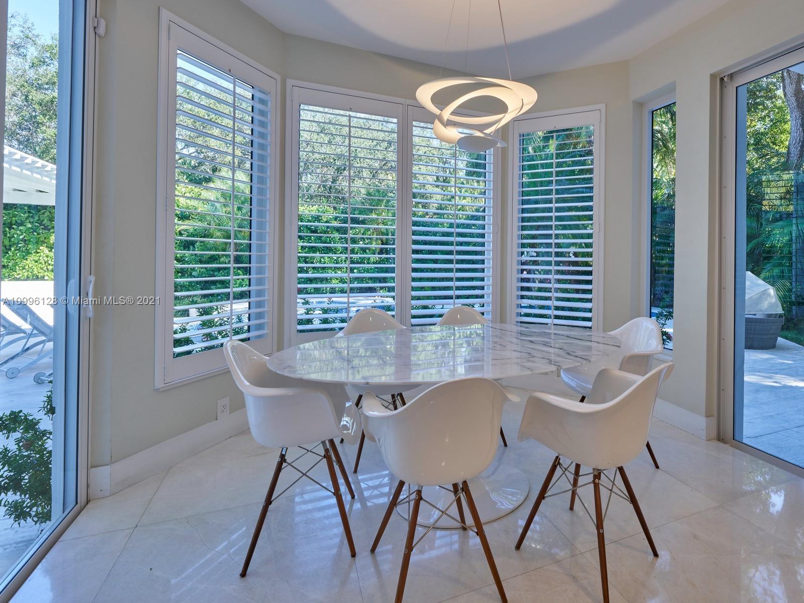 SNAPPER CREEK OAKS - Residential