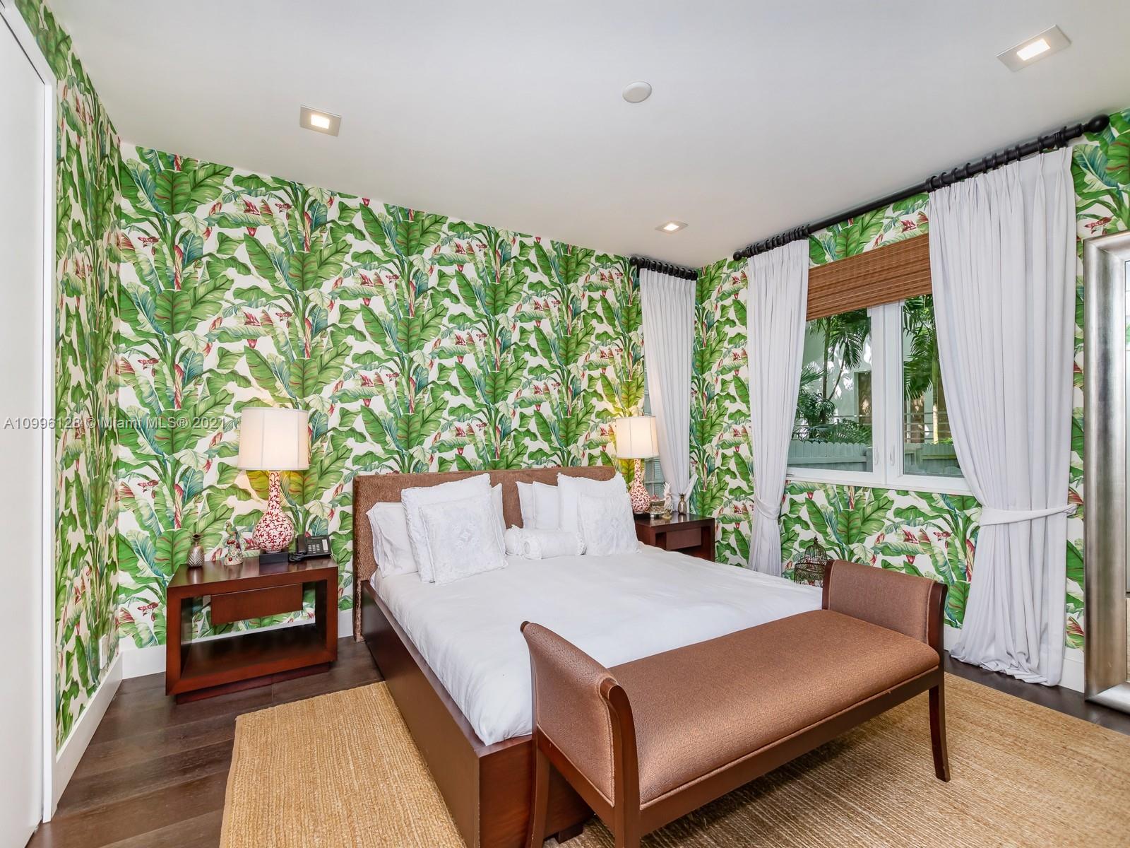 SNAPPER CREEK OAKS - Residential