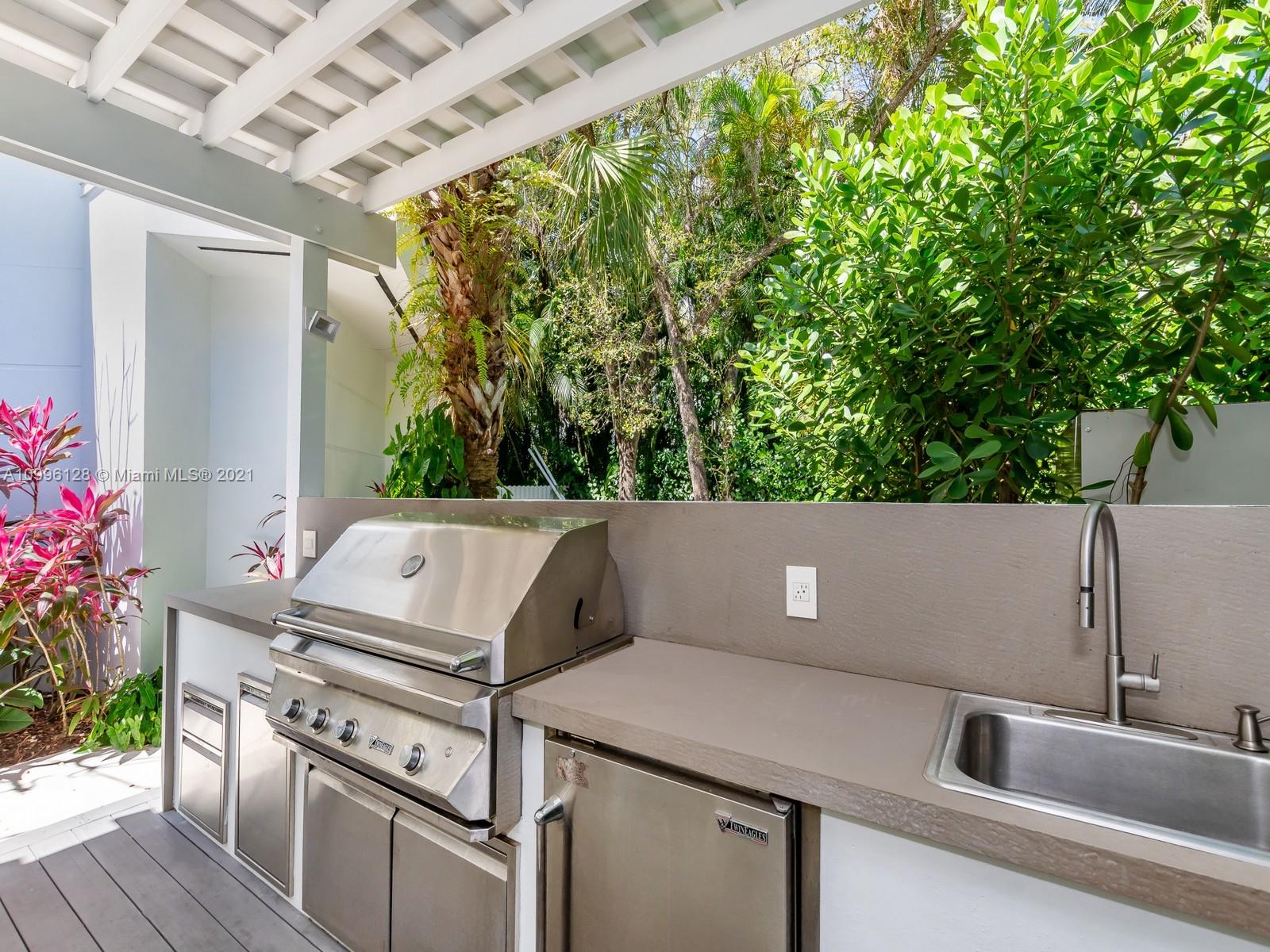 SNAPPER CREEK OAKS - Residential