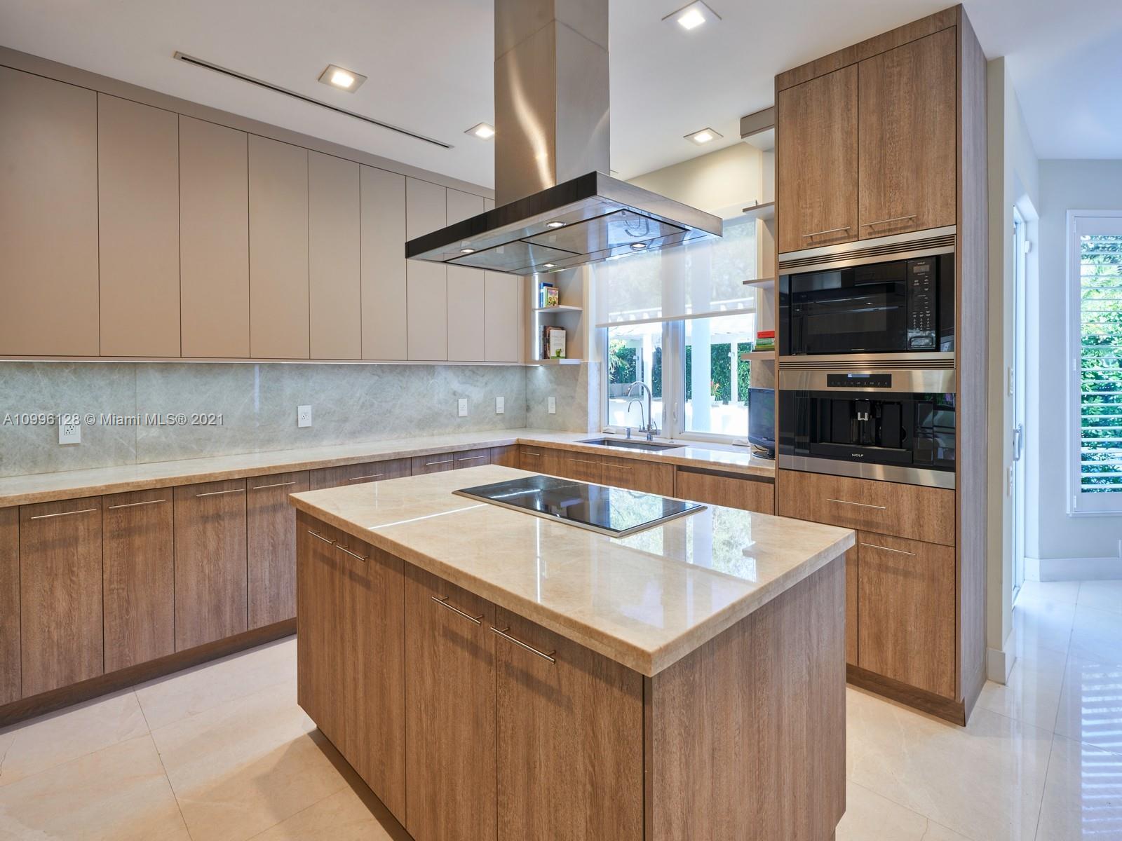 SNAPPER CREEK OAKS - Residential