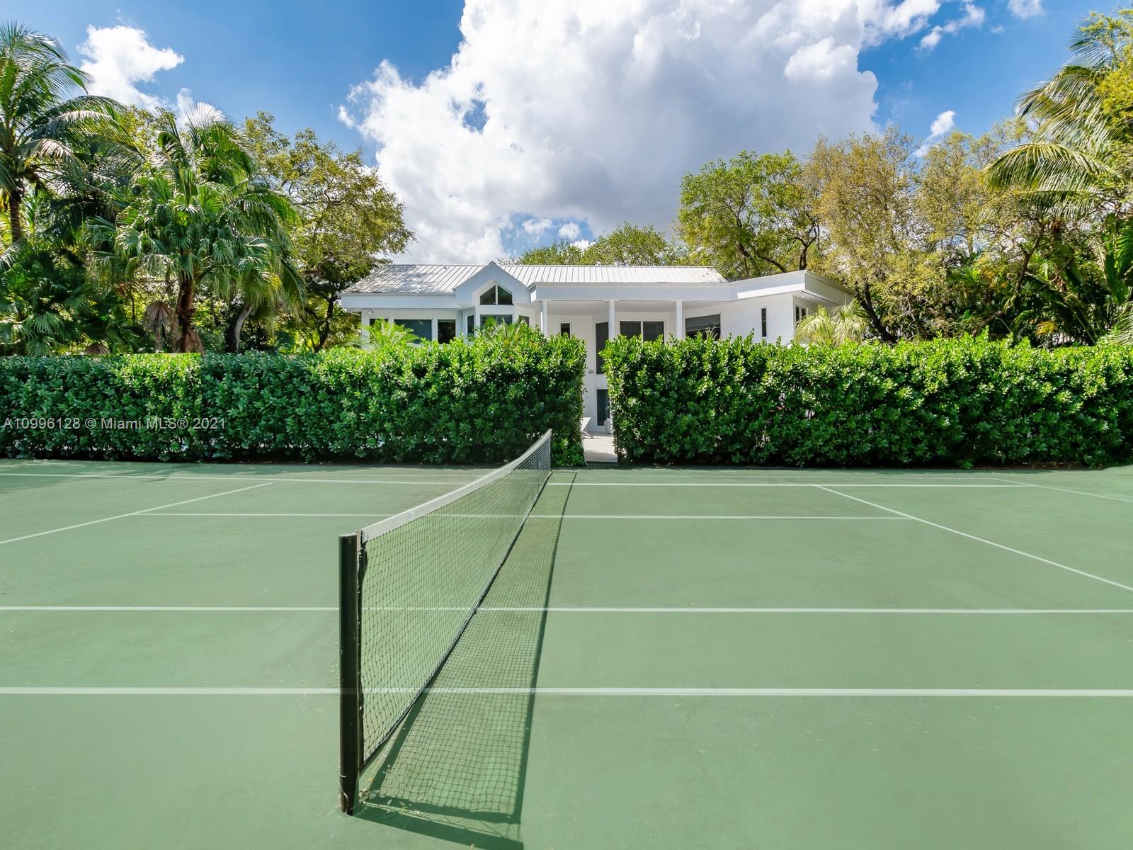 SNAPPER CREEK OAKS - Residential