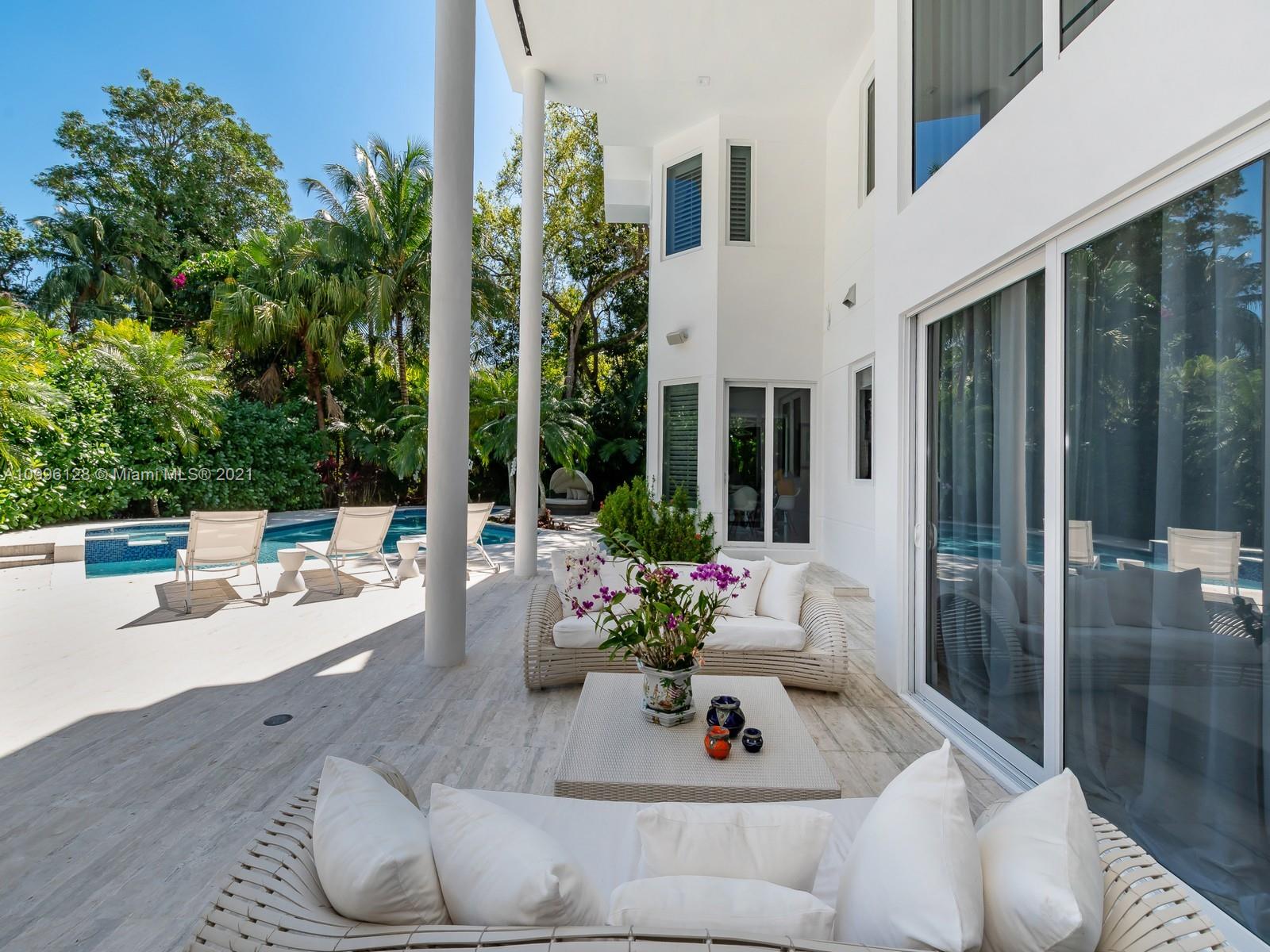 SNAPPER CREEK OAKS - Residential