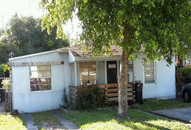 Online Auction Ends April 16, 2025 at 10:00 AM EST. Discover this inviting 3-bedroom, 2-bathroom home, offering a wonderful opportunity to live in a desirable Fort Lauderdale neighborhood. An auction deposit is required to bid, which will be applied to the sale price of the winning bid. Sold As-is. Explore more details and submit your bid through Federa.