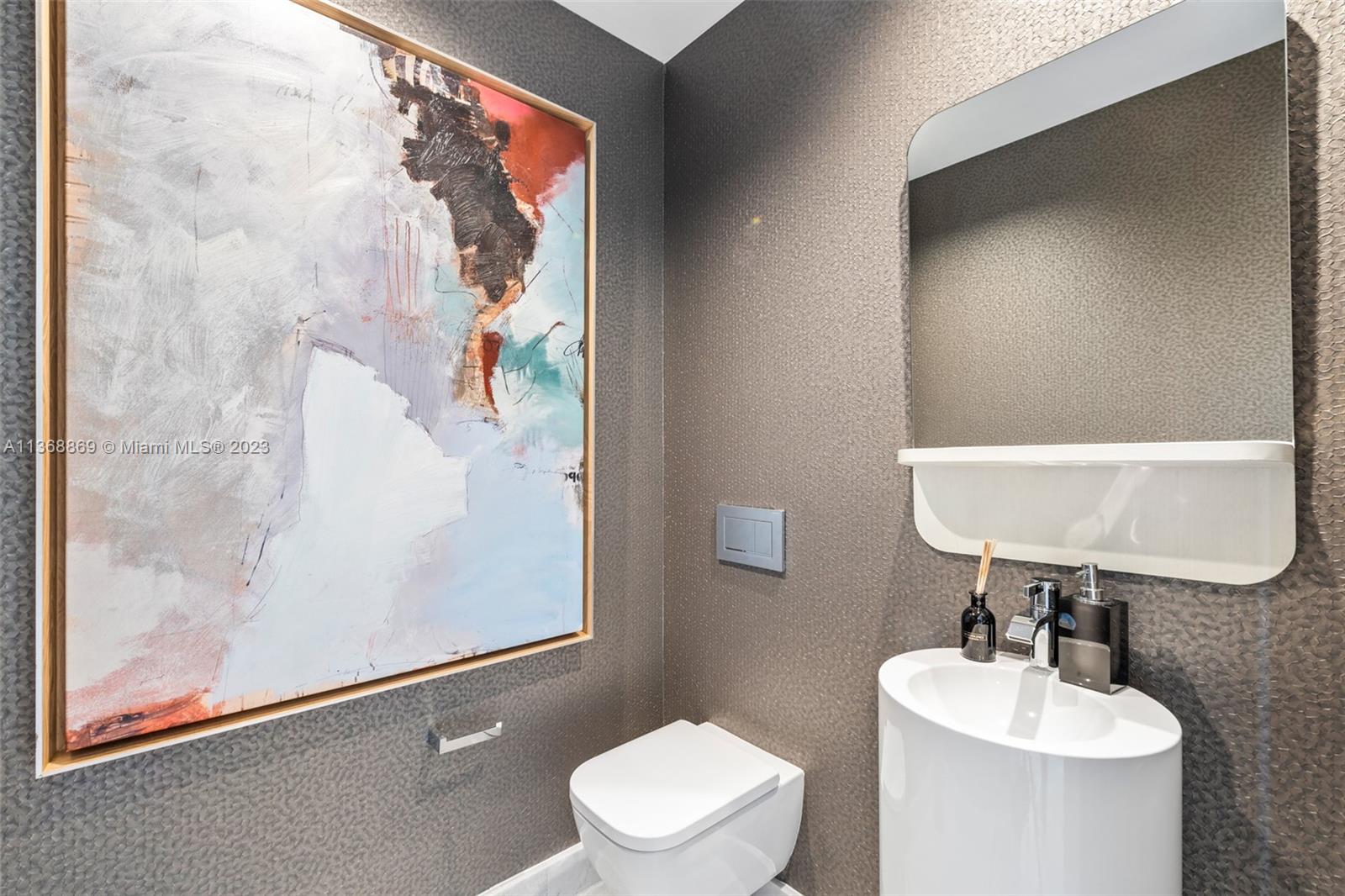 NORTH BISCAYNE BEACH AMEN - Residential