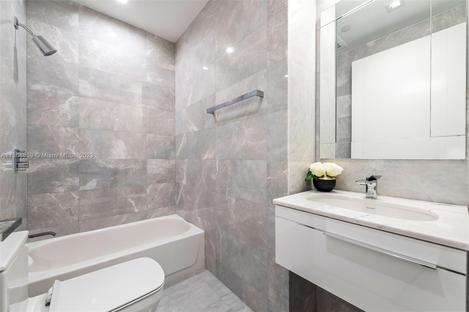 NORTH BISCAYNE BEACH AMEN - Residential