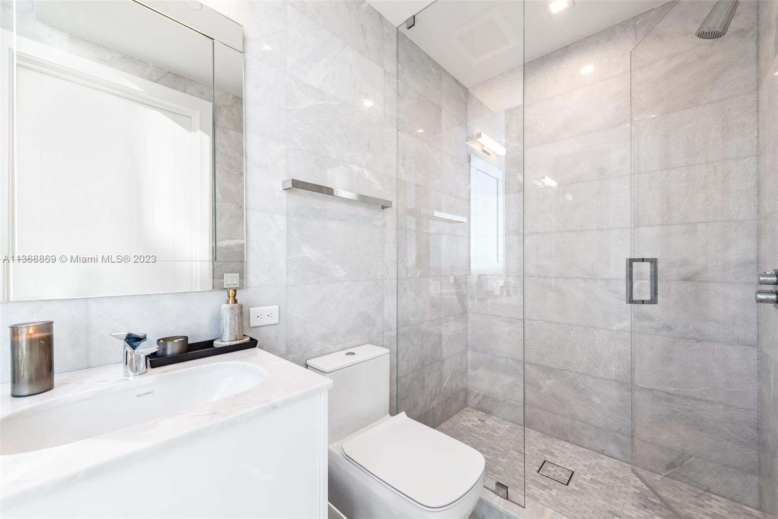 NORTH BISCAYNE BEACH AMEN - Residential