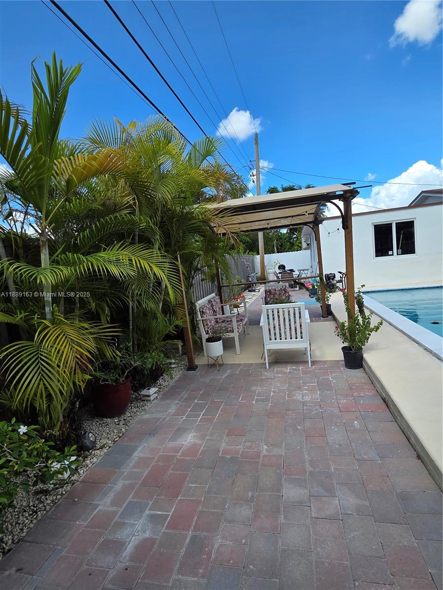 DARLINGTON MANOR - Residential