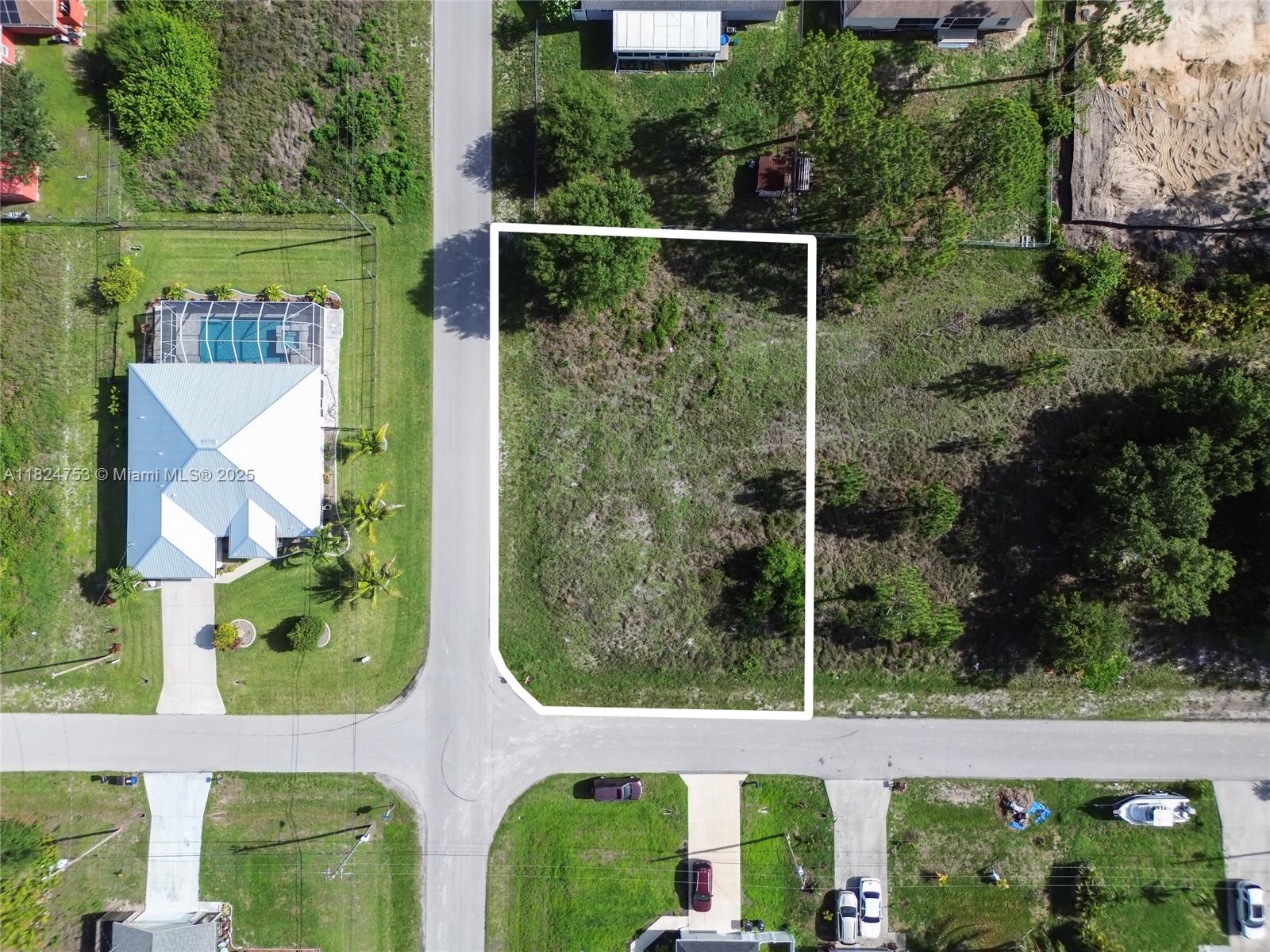 CORNER LOT located in the FAST-GROWING SOUTHWEST AREA OF LEHIGH ACRES, just minutes from FORT MYERS. Great opportunity for investors looking to secure property in a HIGH-GROWTH AREA with strong development potential. Conveniently located near SCHOOLS, SHOPPING, PARKS, and MAIN ACCESS ROADS. STRATEGIC LOCATION WITH PROMISING LONG-TERM VALUE APPRECIATION!