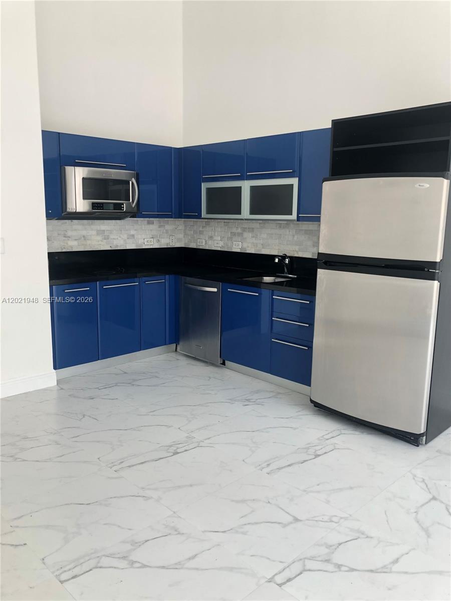 253 NE 2nd St 217