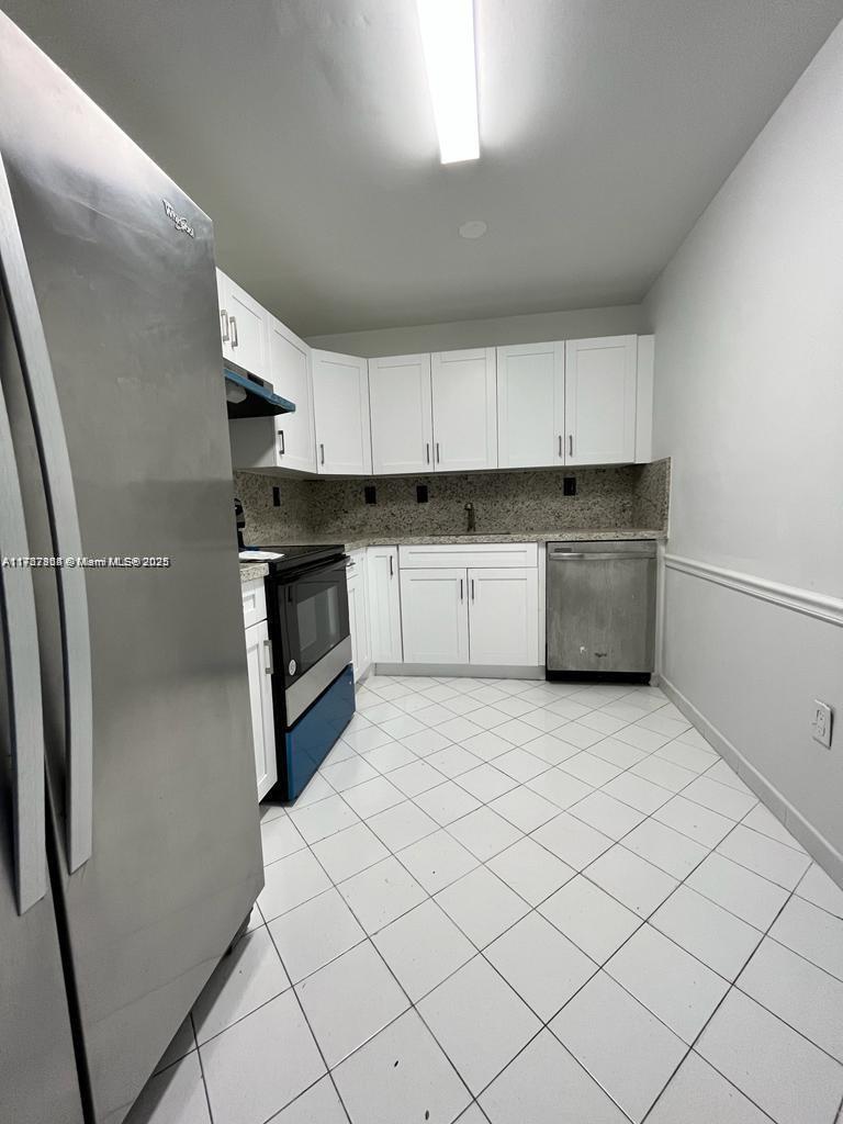 OMEGA CONDO NO 4 - Residential