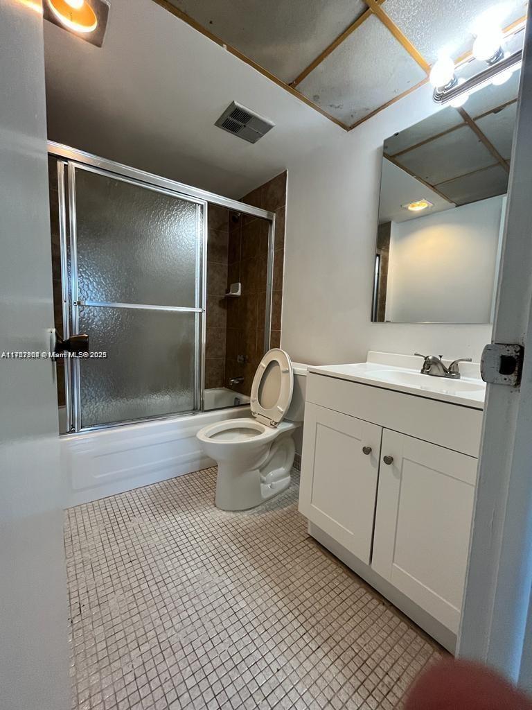 OMEGA CONDO NO 4 - Residential