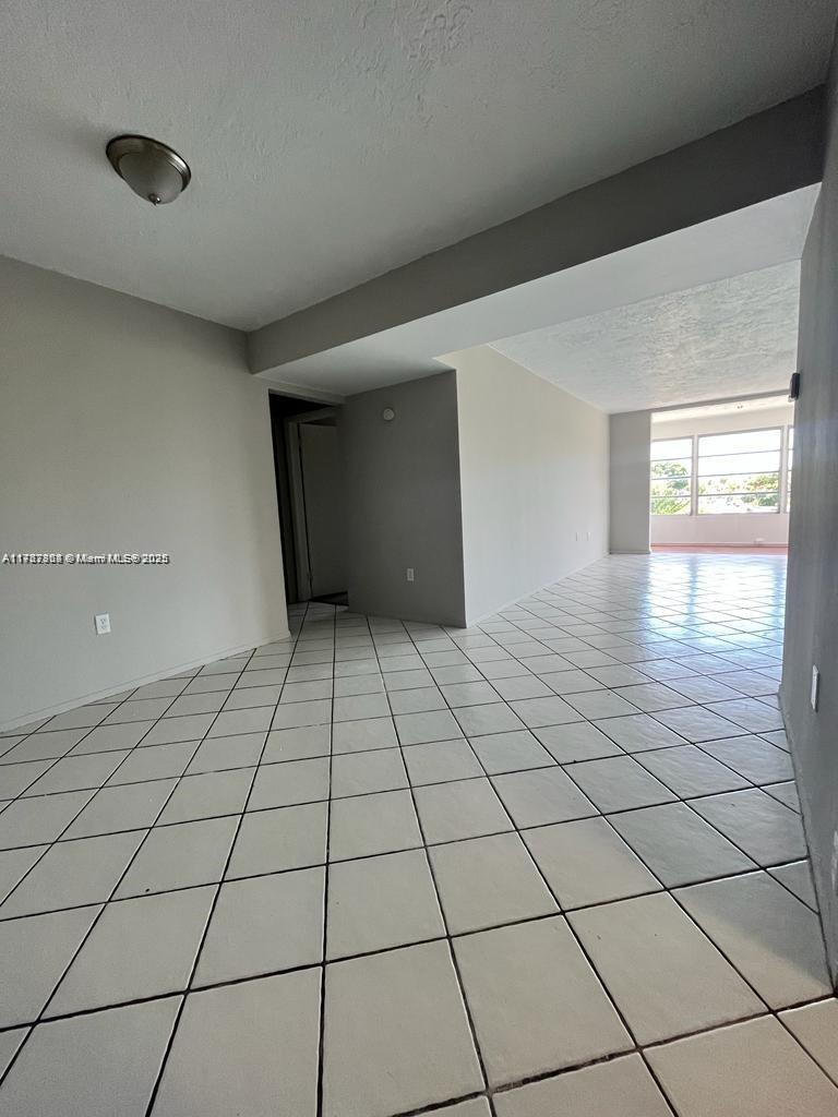 OMEGA CONDO NO 4 - Residential