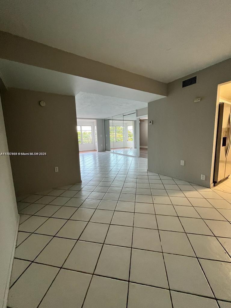 OMEGA CONDO NO 4 - Residential