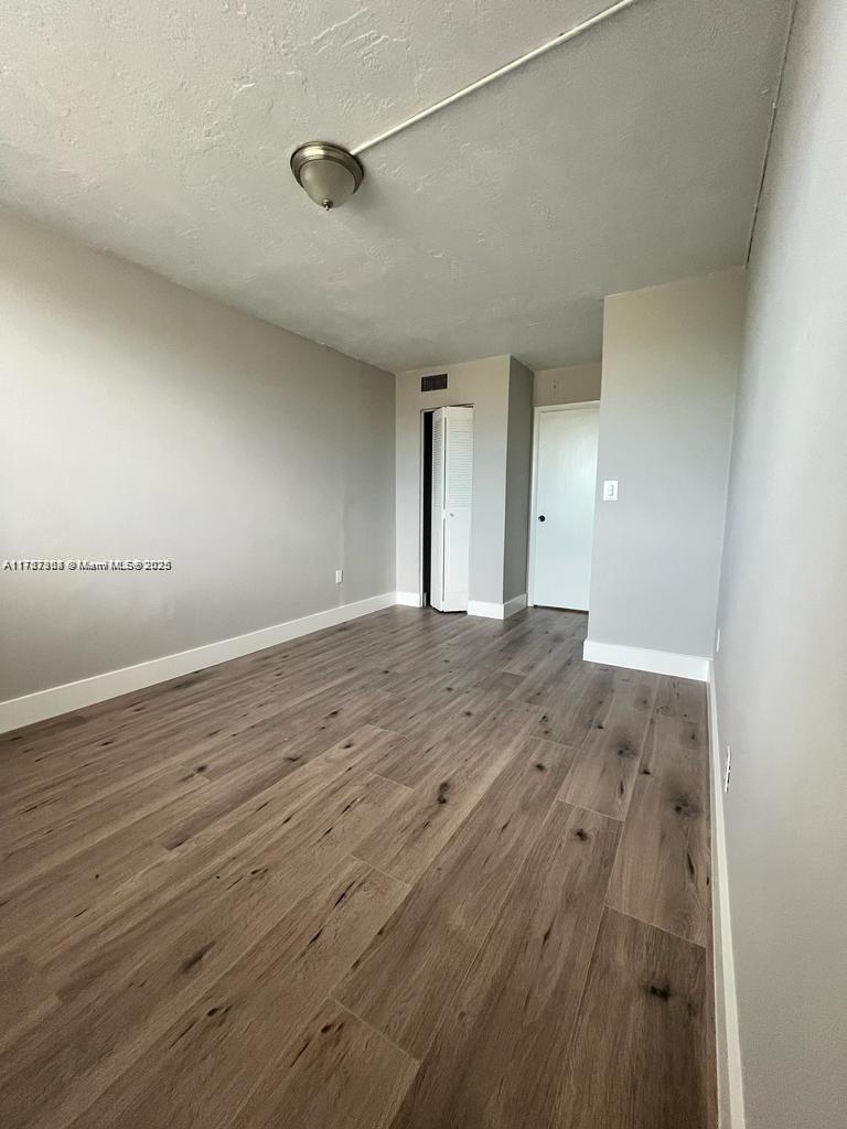 OMEGA CONDO NO 4 - Residential