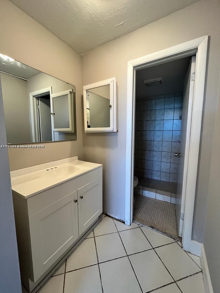OMEGA CONDO NO 4 - Residential
