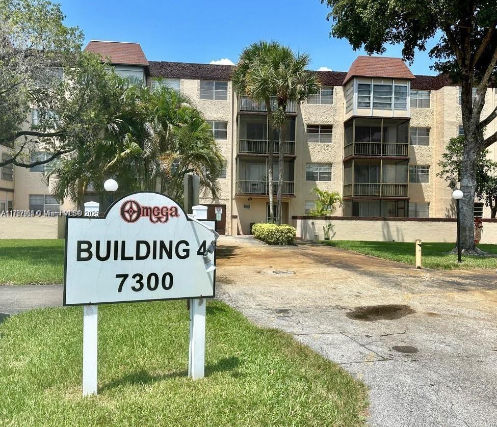 Property for Sale at 7300 Nw 17th St 301, Plantation, Miami-Dade County, Florida - Bedrooms: 2 
Bathrooms: 2  - $225,000