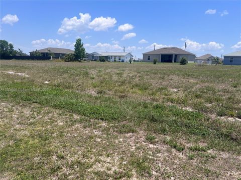 630 NW 28th Terr Cape Coral FL 33993