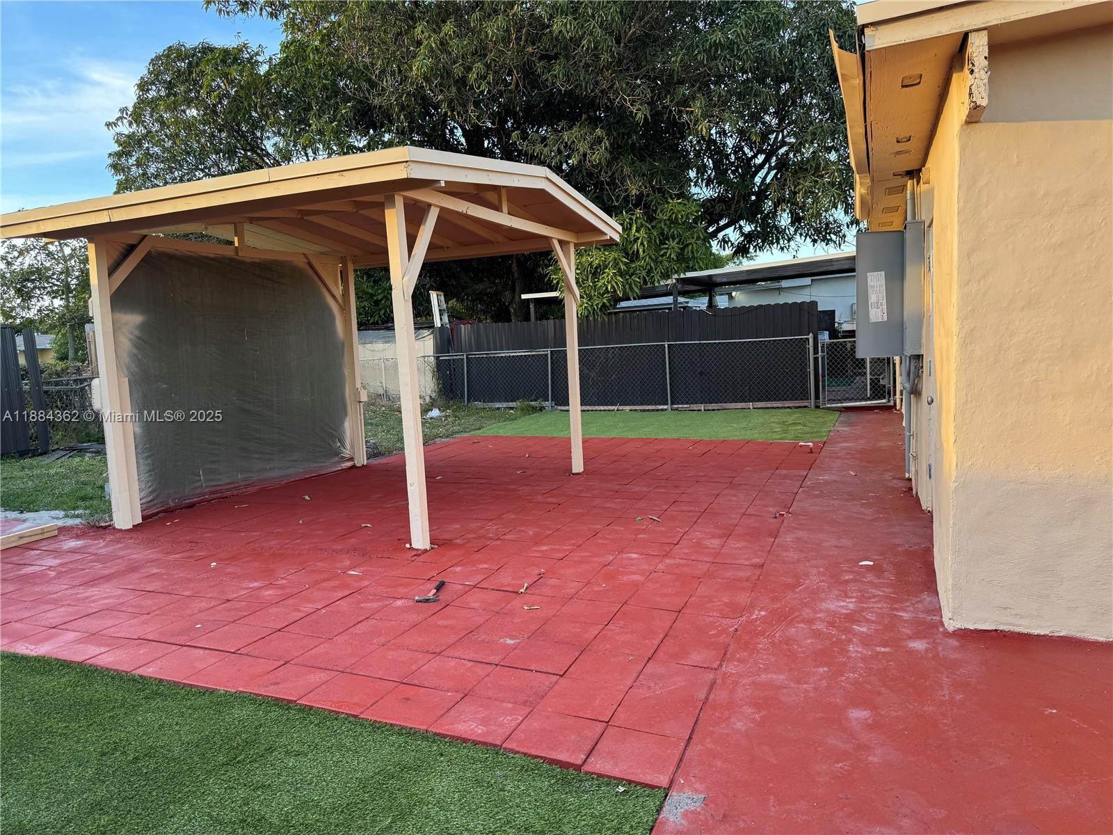 MIAMI GARDENS MANOR SEC 4 - Residential Lease