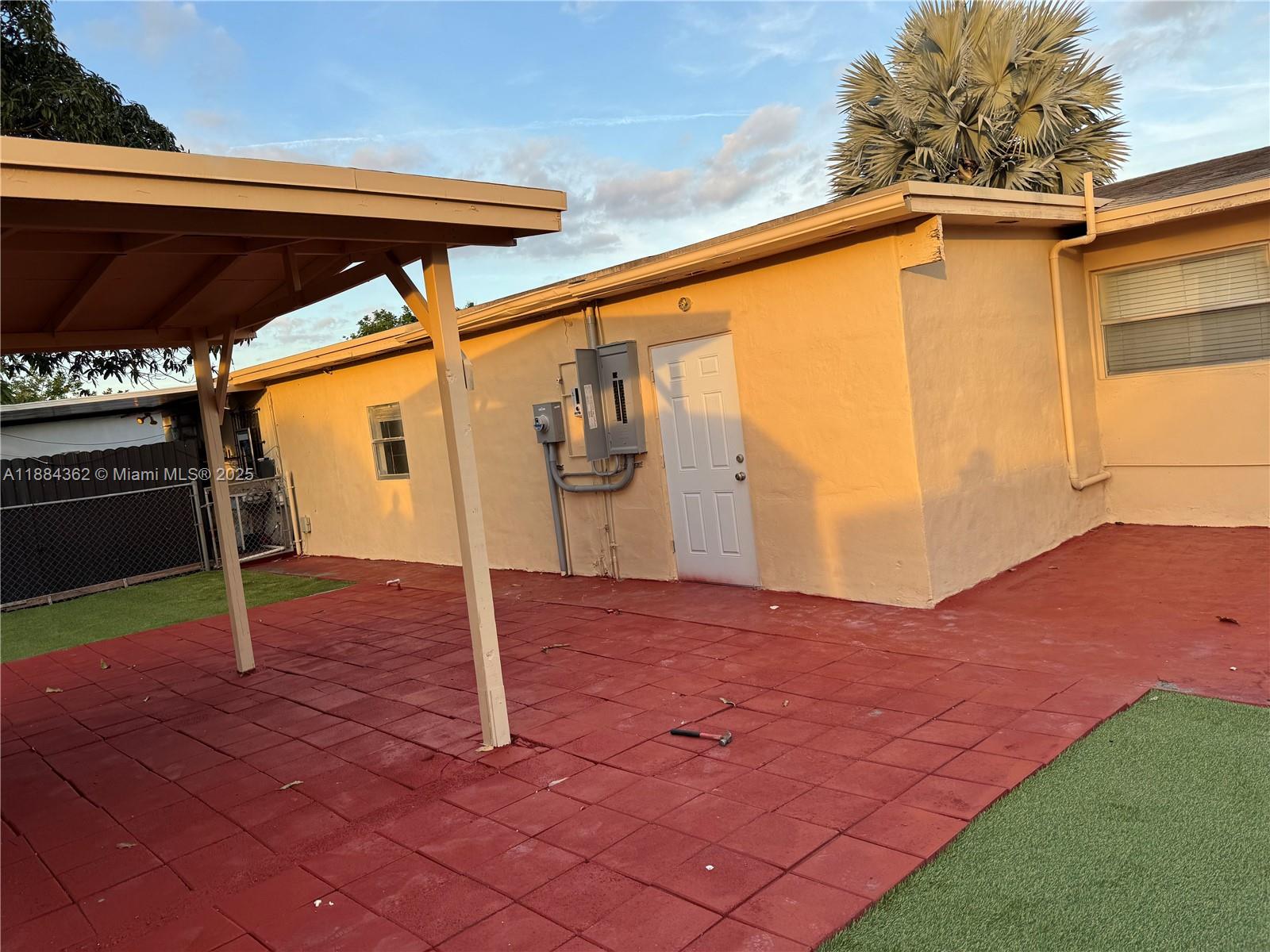 MIAMI GARDENS MANOR SEC 4 - Residential Lease