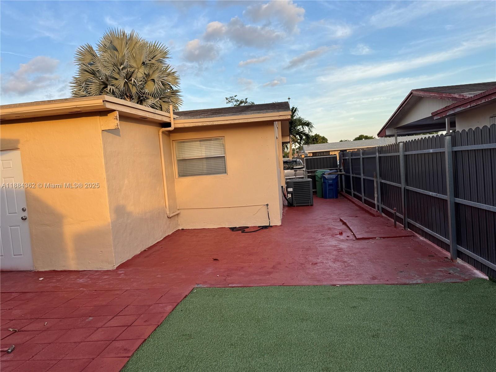 MIAMI GARDENS MANOR SEC 4 - Residential Lease
