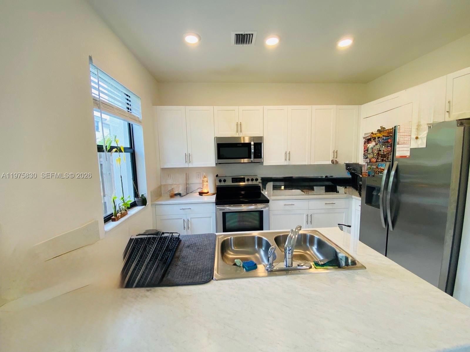 PINE ISLE - Residential Lease