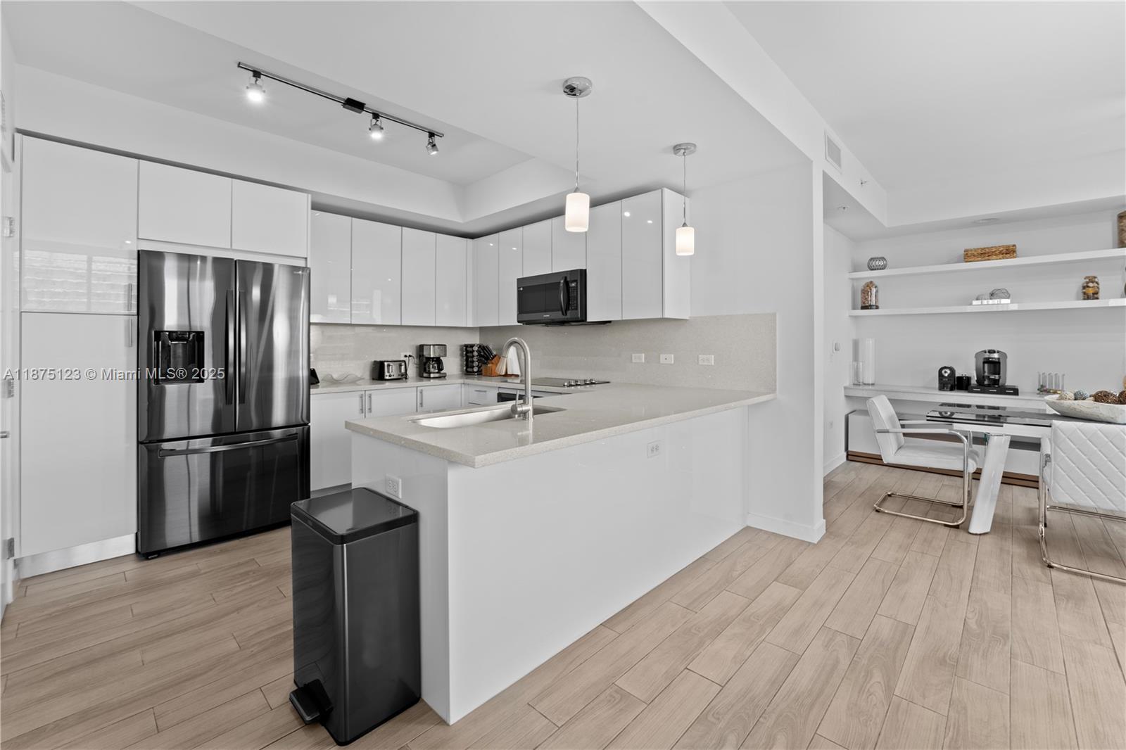 Stunning Seasonal short term rental Or Annual 33 floor located at "Nine at Brickell" - in the heart of Brickell ! Modern unit
flooded with natural light, Totally furnished on the center of everything walking distance to bayside , Shopping mall
Brickell City Center 10 minutes from Miami international Airport 10 minutes from Miami Beach area , Corner Unit
very private , Huge pool , amazing amenities , Gym , Meeting room . ( month to month rates available now) we
are taking reservations ... ( cleaning fee $350.00) HOA 1 MONTH SECURITY DEPOSIT REQUIRED