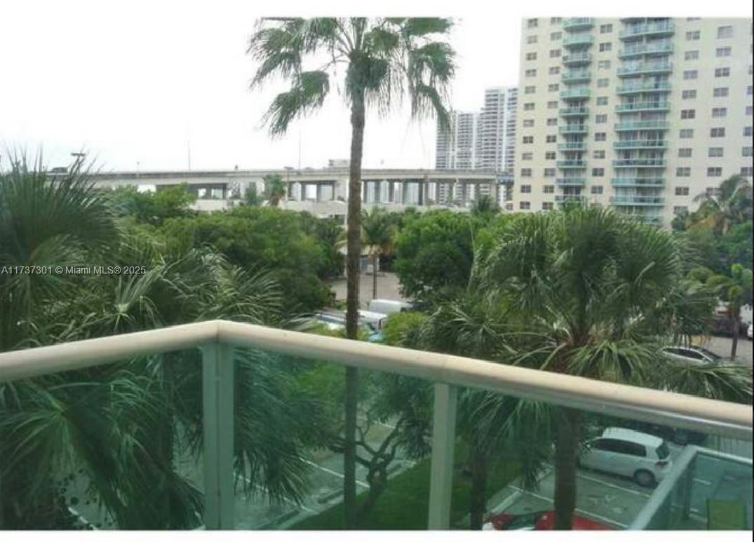 19380 Collins Ave 325, Sunny Isles Beach, Miami-Dade County, Florida - 1 Bedrooms  
1 Bathrooms - 