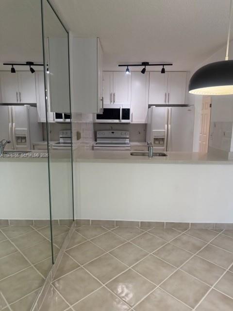 POINT BAY NORTH CONDO - Residential Lease