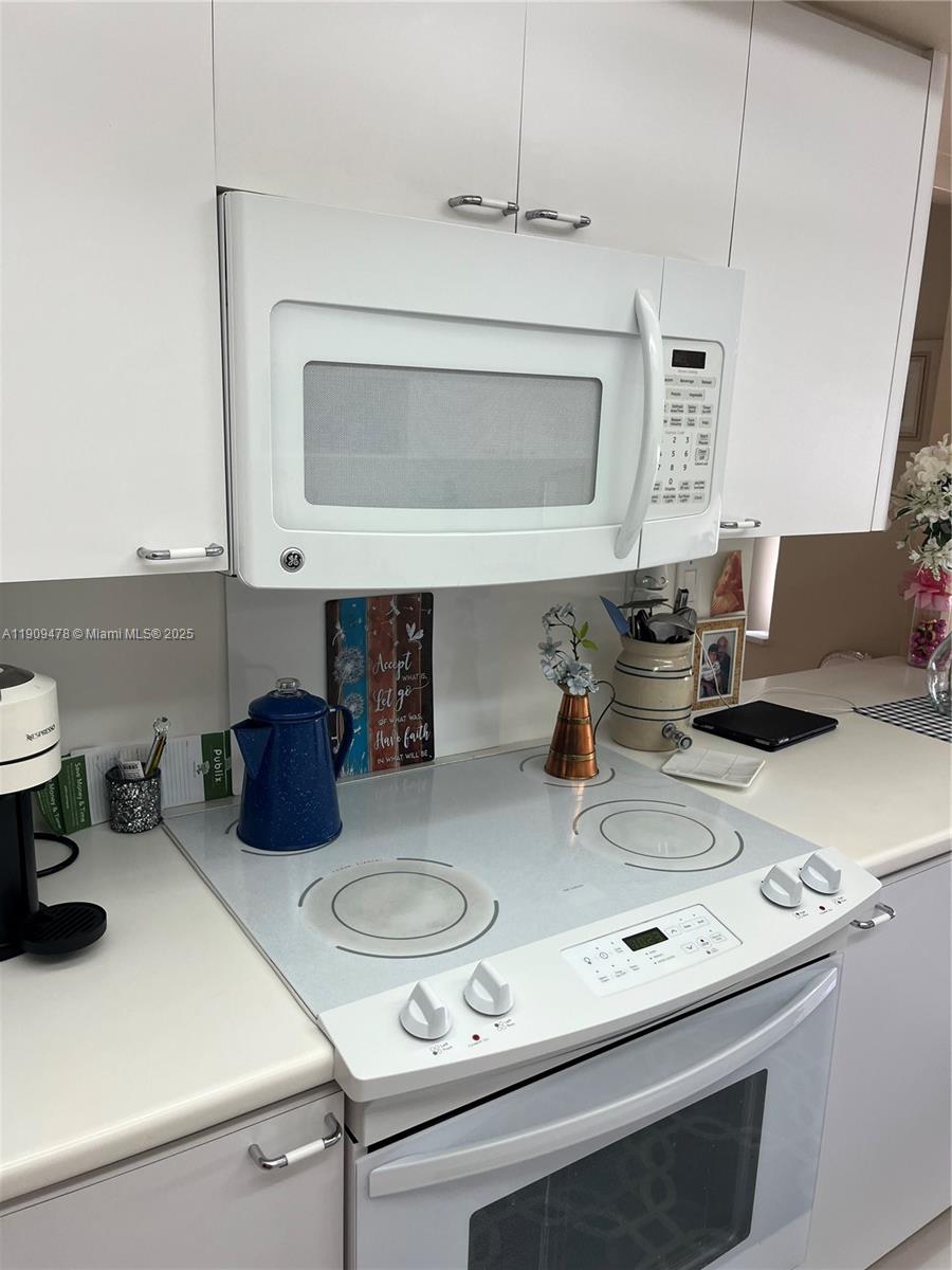 18011 Biscayne Blvd 305