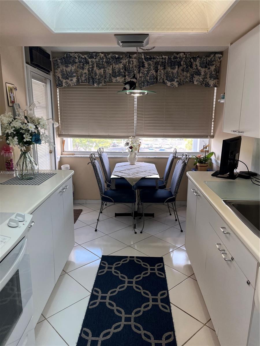 18011 Biscayne Blvd 305