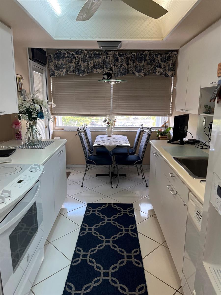 18011 Biscayne Blvd 305