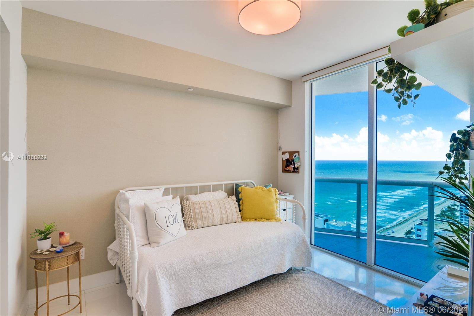 2711 HOLLYWOOD BEACH COND - Residential Lease