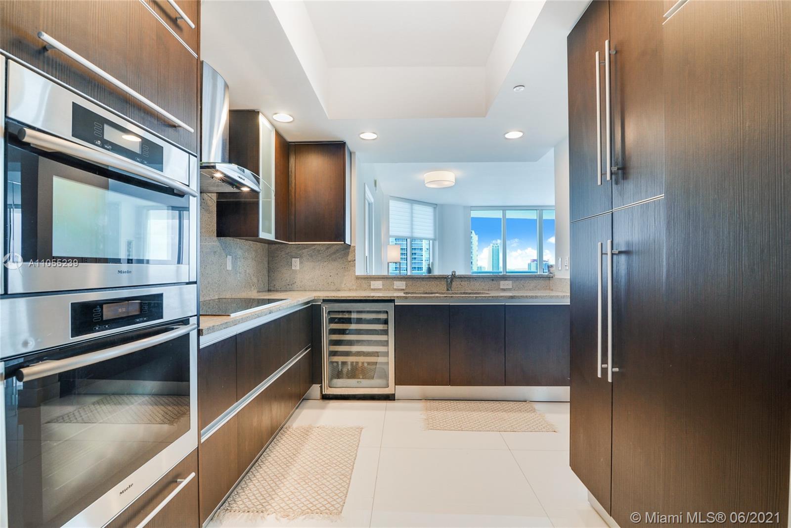 2711 HOLLYWOOD BEACH COND - Residential Lease