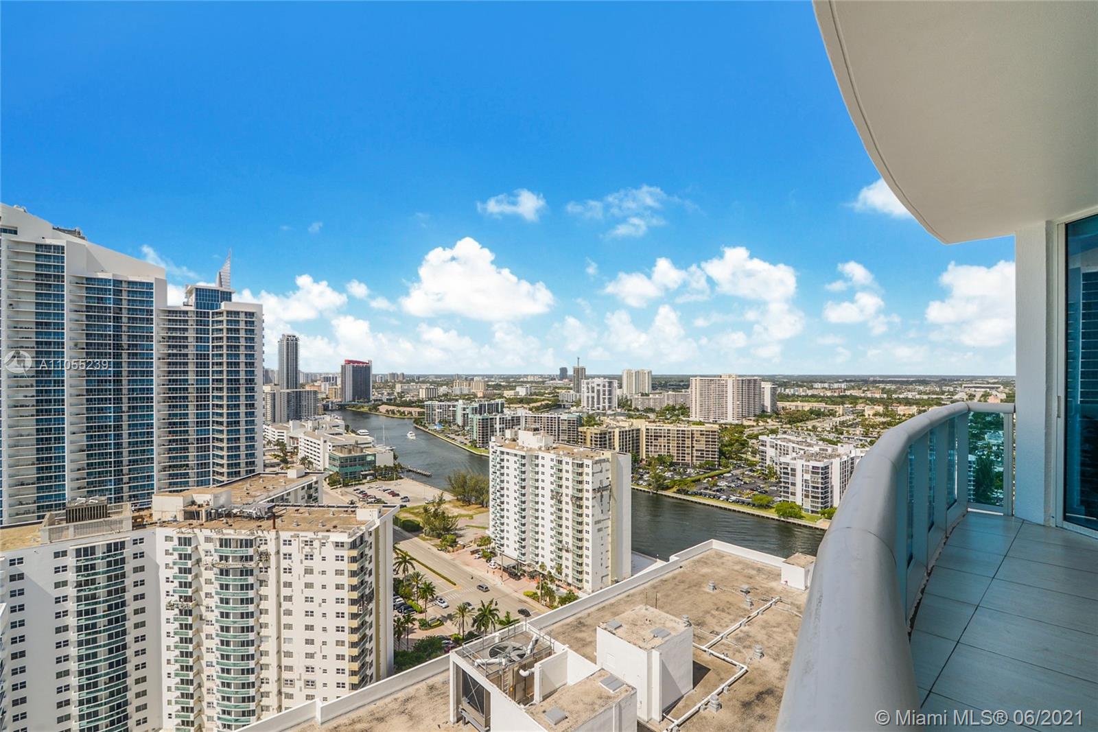 2711 HOLLYWOOD BEACH COND - Residential Lease