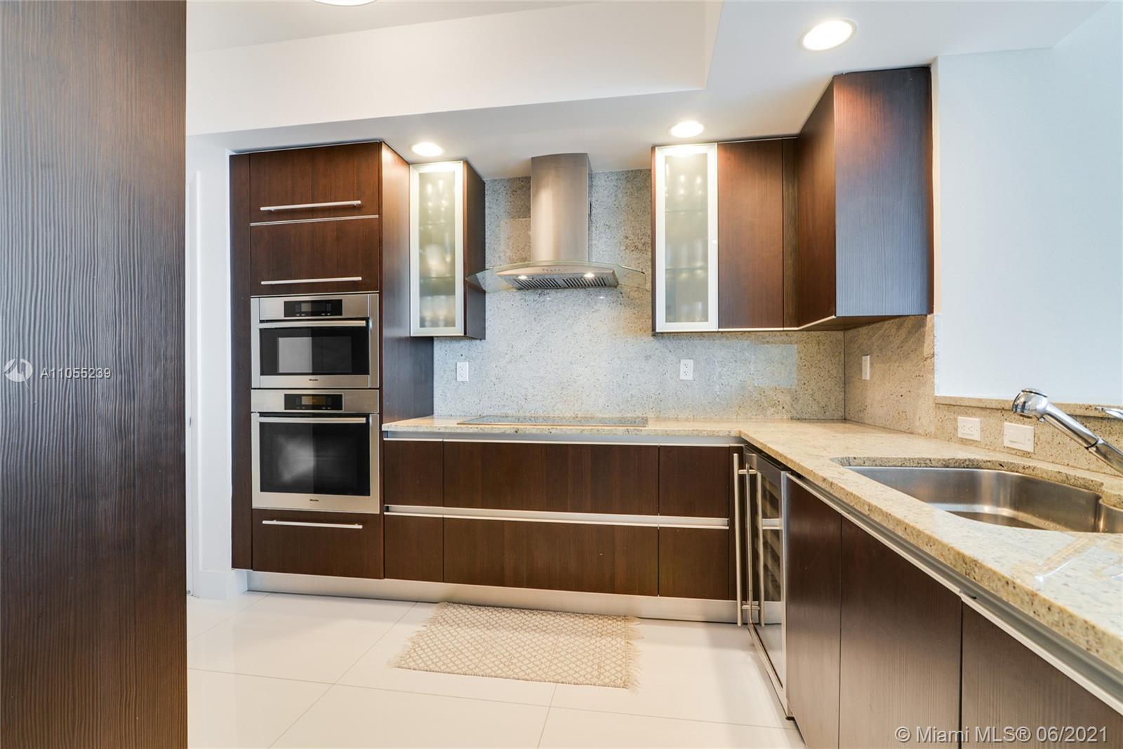 2711 HOLLYWOOD BEACH COND - Residential Lease