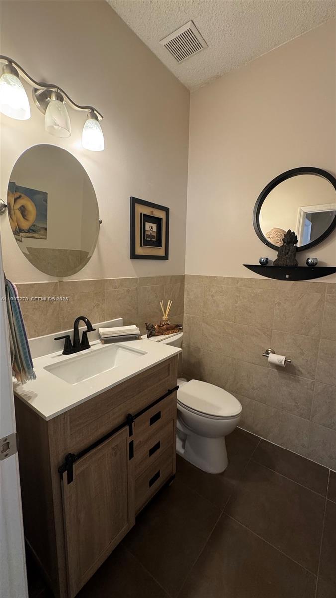 REPLAT OF COUNTRY LAKES - Residential