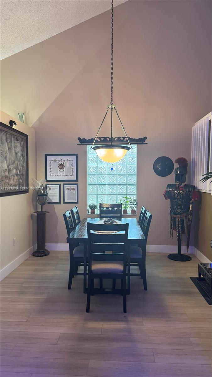 REPLAT OF COUNTRY LAKES - Residential