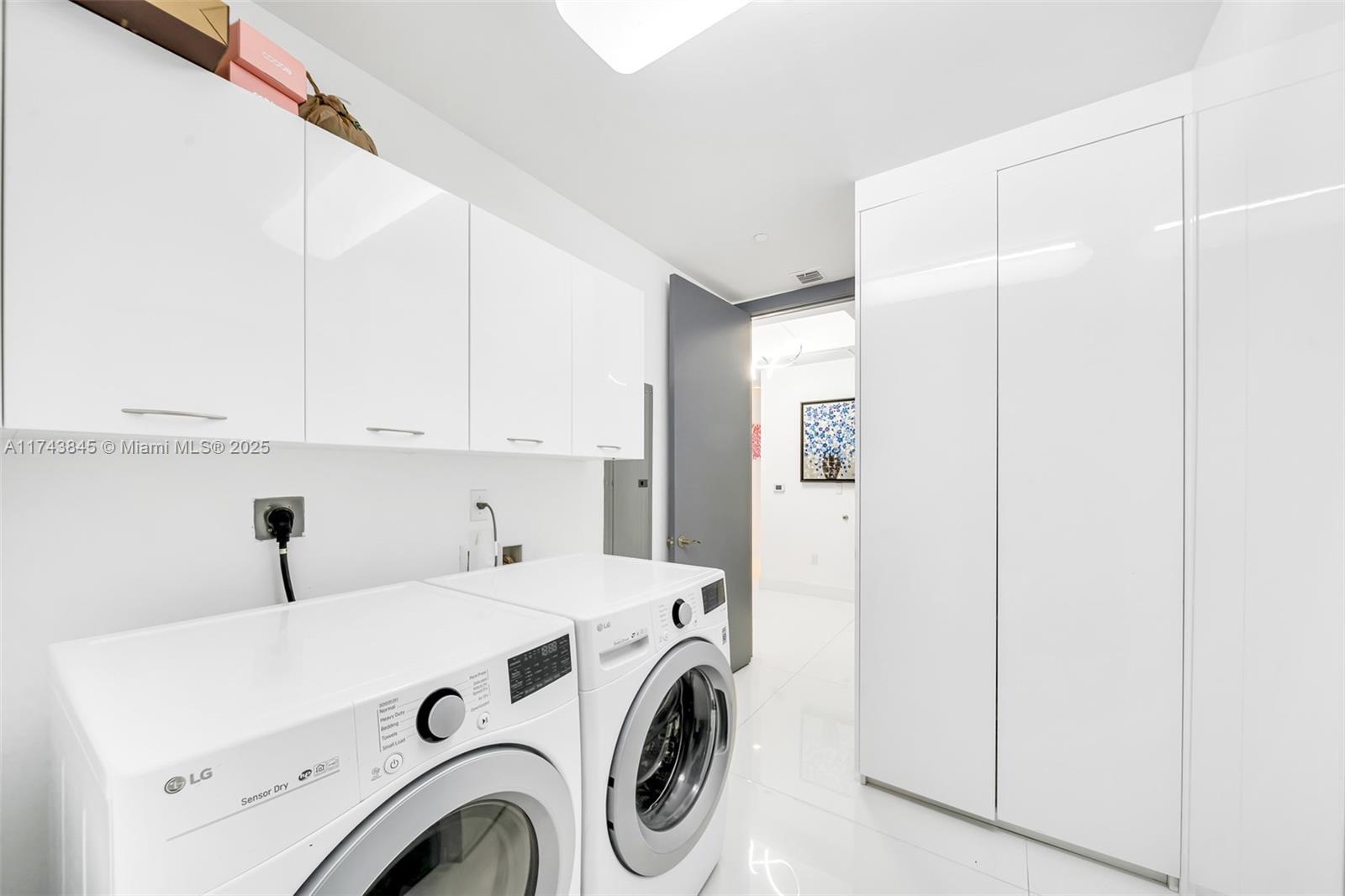 TDR TOWER I CONDO - Residential