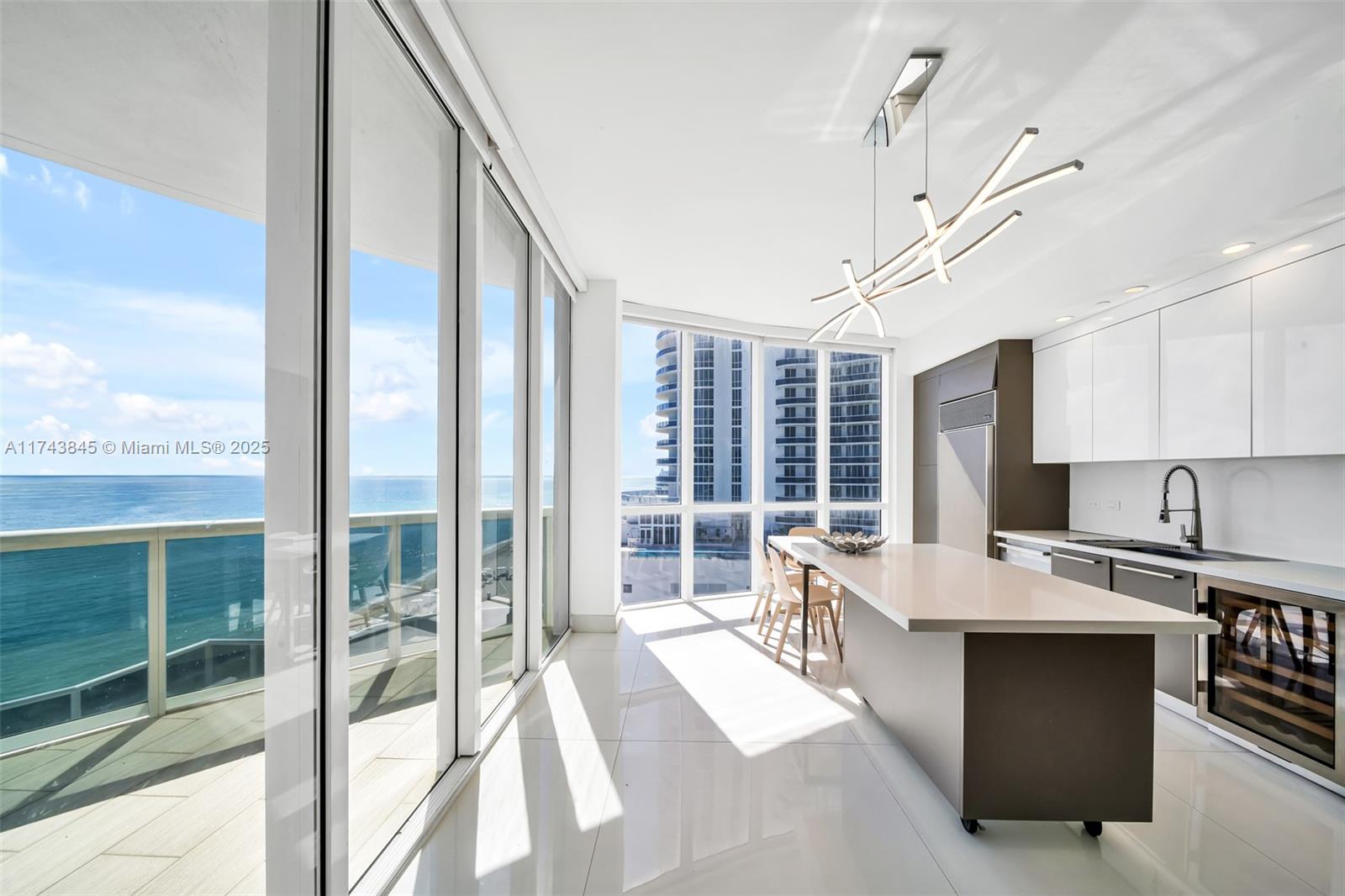 TDR TOWER I CONDO - Residential