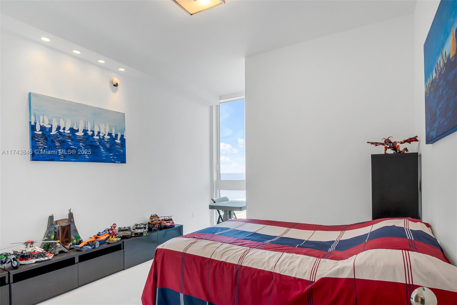TDR TOWER I CONDO - Residential