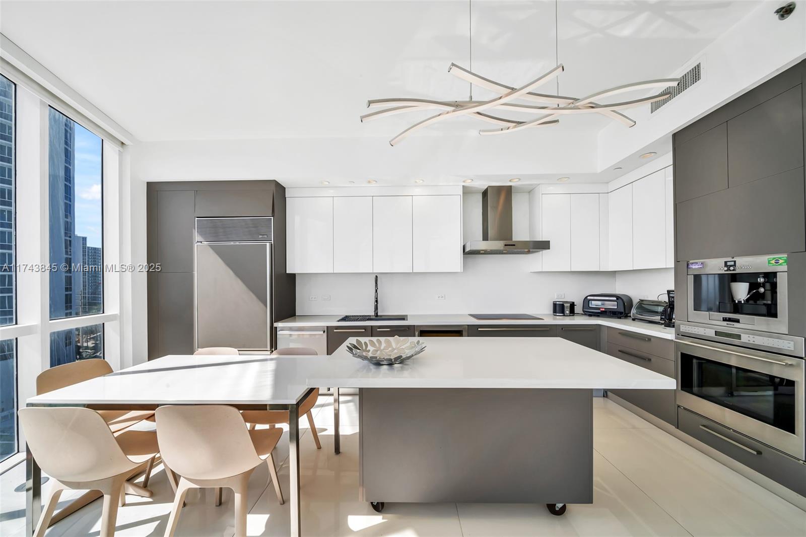 TDR TOWER I CONDO - Residential
