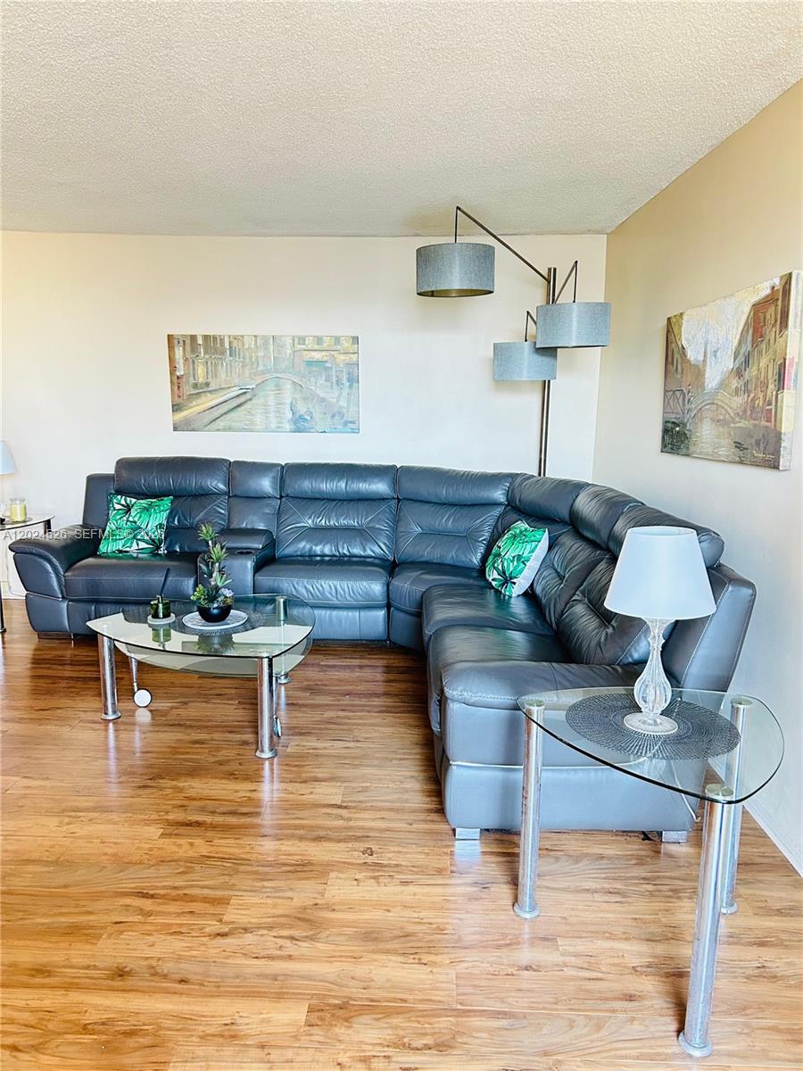 OCEANVIEW PARK CONDO - Residential Lease