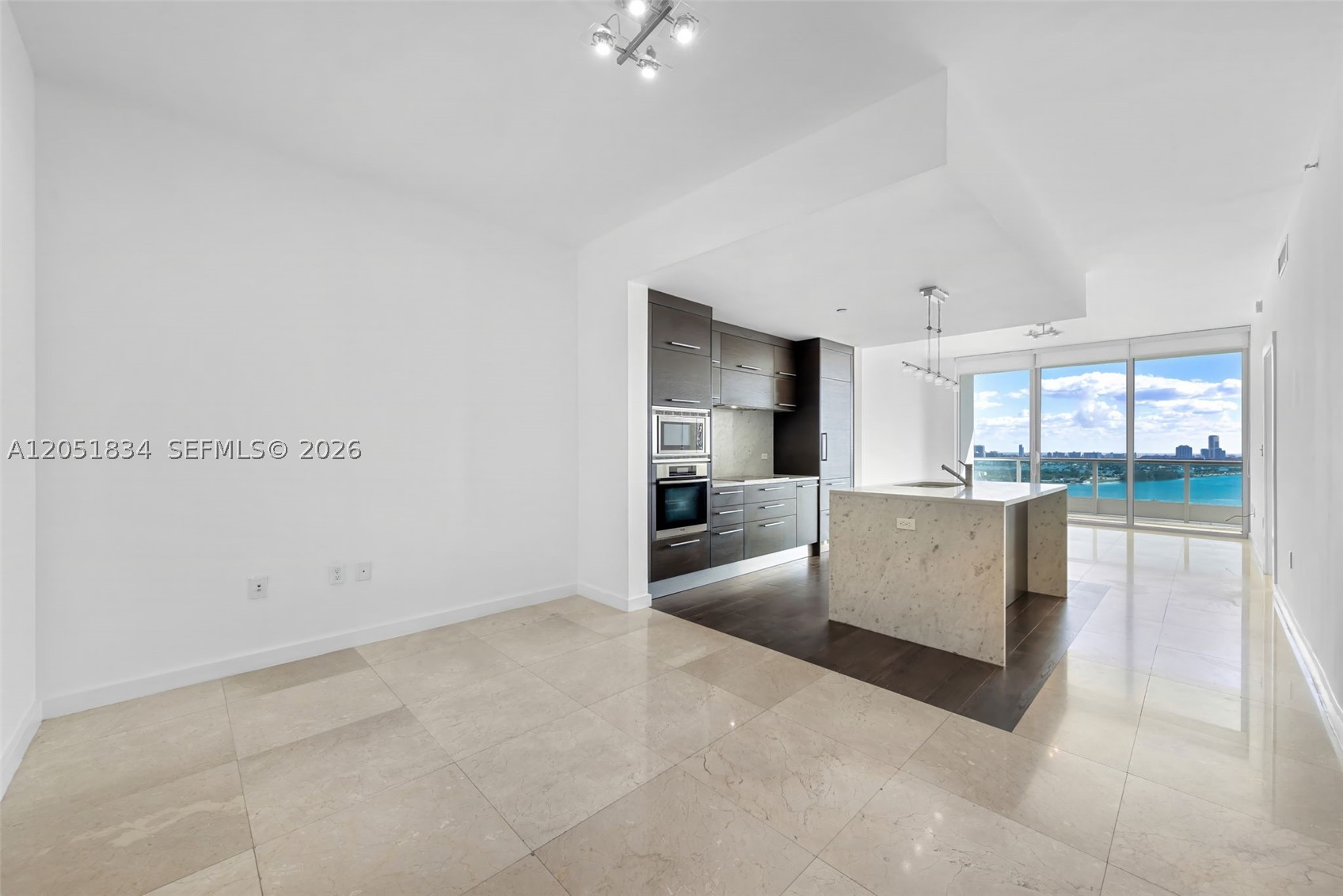 900 Biscayne Blvd 2404