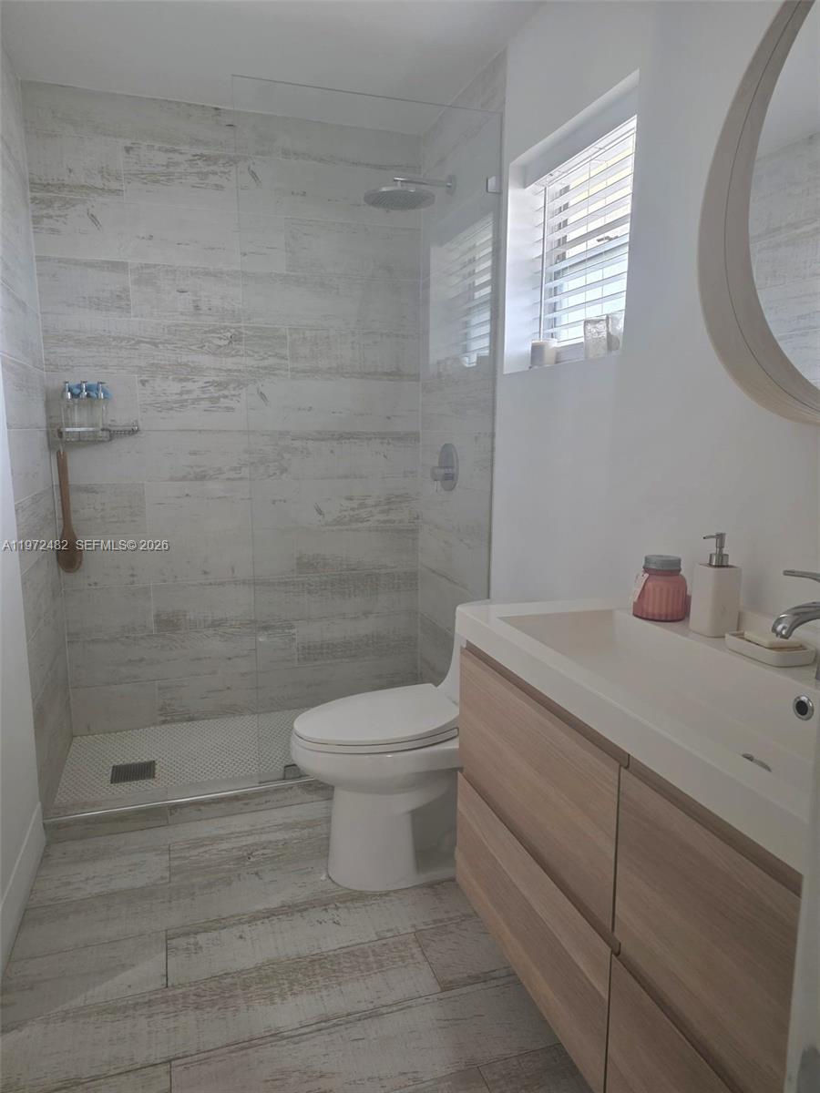 BISC LAKE GARDENS CONDO N - Residential Lease